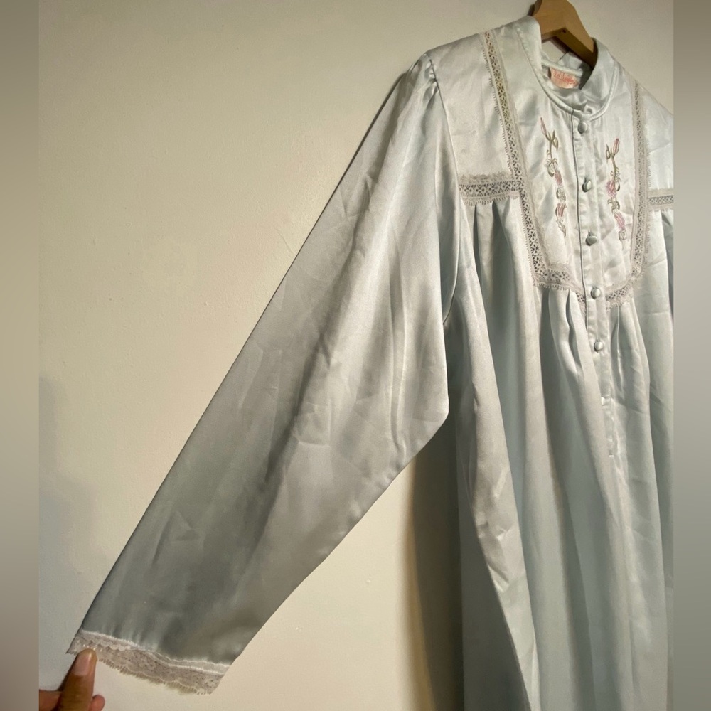 La Lingerie Light Blue Satin Embroidered Nightgown – M - Picture 8 of 11